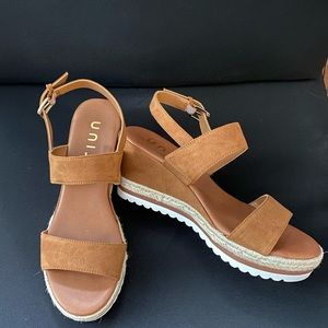 Women’s wedge sandal